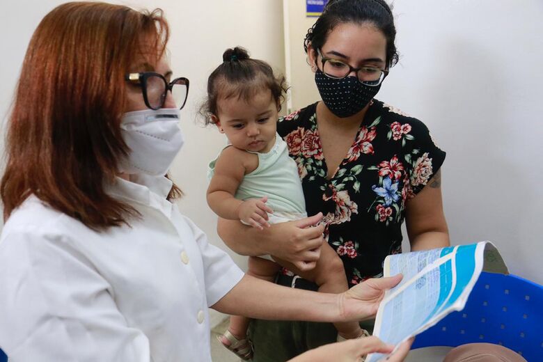 Campanha de vacinação contra a gripe no Recife (Foto: Arthur Mota/Folha de Pernambuco)