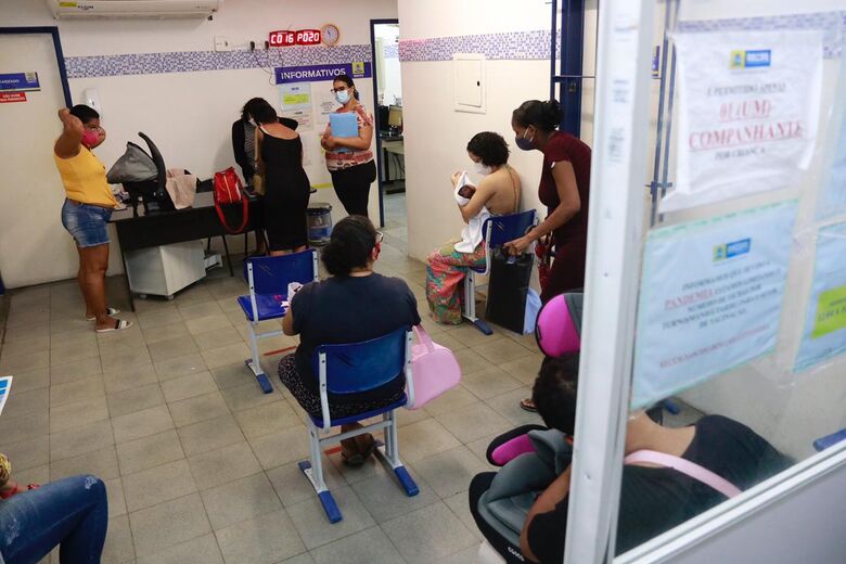 Campanha de vacinação contra a gripe no Recife (Foto: Arthur Mota/Folha de Pernambuco)