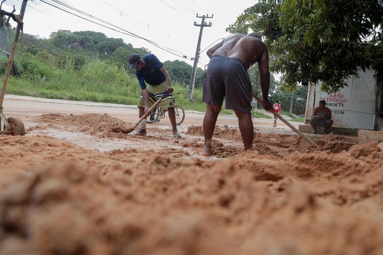 Estragos no Cabo de Santo Agostinho após fortes chuvas (Foto: Alexandre Aroeira/Folha de Pernambuco)