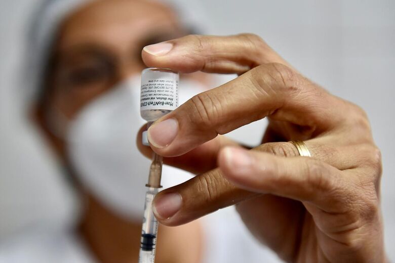 Camaragibe inicia vacinação contra Covid-19 à população geral de 40+/Fotos: Rafael Furtado/ Folha de Pernambuco