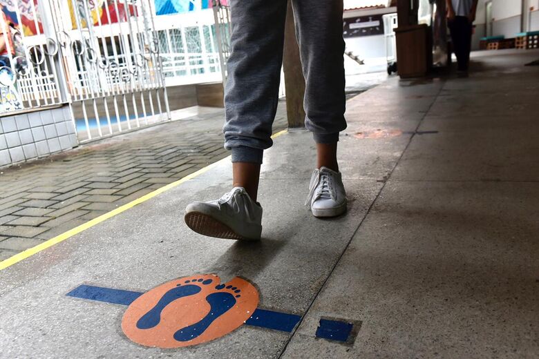 Volta às aulas na rede particular de ensino (Foto: Rafael Furtado/Folha de Pernambuco)