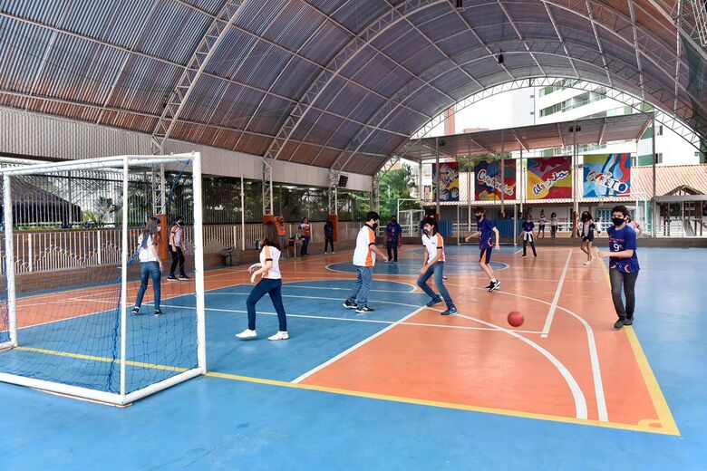 Volta às aulas na rede particular de ensino (Foto: Rafael Furtado/Folha de Pernambuco)