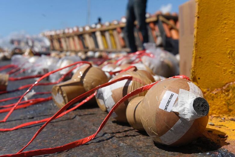 Queima de fogos no Réveillon do Recife // Foto: Rafael Furtado/Folha de Pernambuco