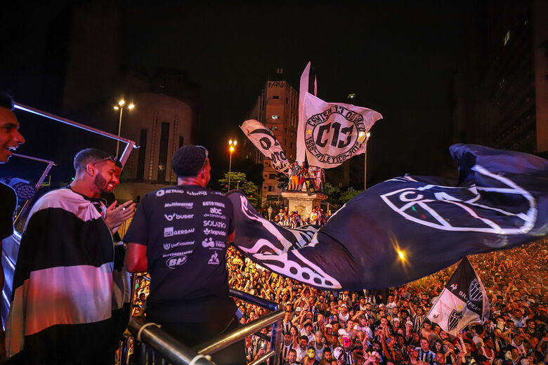 Chegada da delegação do Atlético-MG na Praça Sete, para festa com a torcida. Foto: Pedro Souza/Atlético