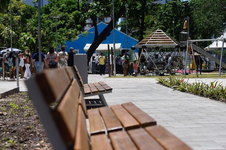 Entrega da primeira etapa do Parque das Graças, às margens do Rio Capibaribe - Foto: Rafael Furtado/Folha de Pernambuco
