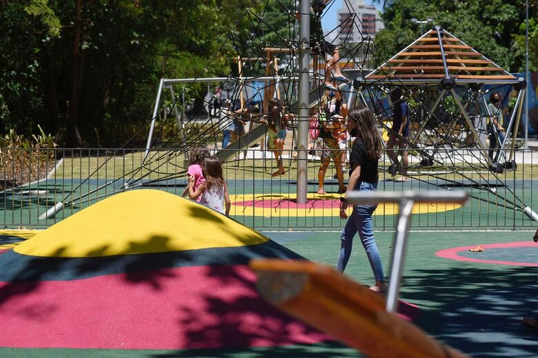 Entrega da primeira etapa do Parque das Graças, às margens do Rio Capibaribe - Foto: Rafael Furtado/Folha de Pernambuco