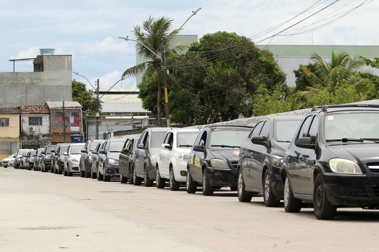 Centro de Testagem Covid-19, no Ginásio de Esportes Geraldão, na manhã deste domingo. Foto: Ed Machado/Folha de Pernambuco