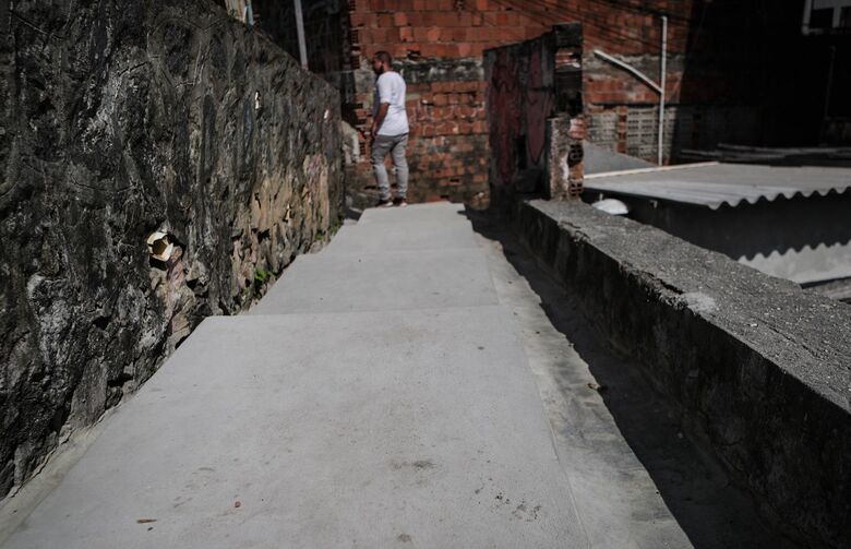Ação em escadarias da Zona Norte. Foto: Rodolfo Loepert/PCR