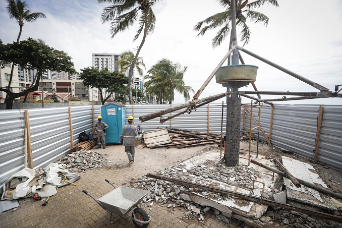 Obras dos novos quiosques da orla do Recife são iniciadas. Foto: Rodolfo Loepert/ PCR Imagem