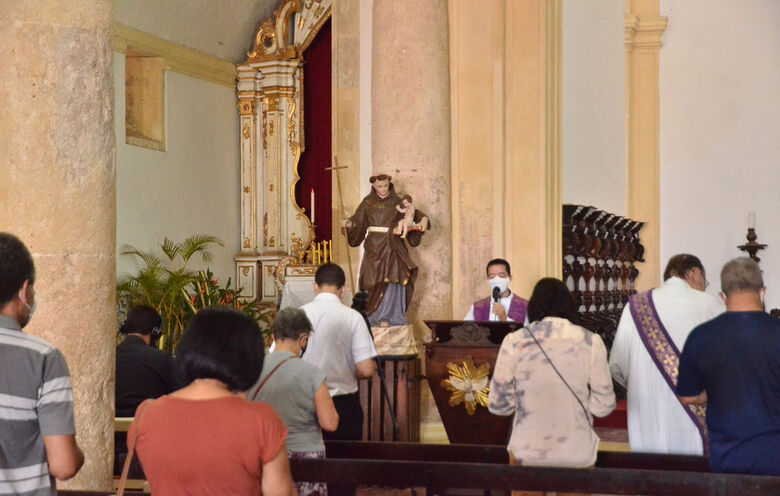 Cerimônia da Via Sacra na Catedral da Sé - Foto: Arthur Mota/Folha de Pernambuco