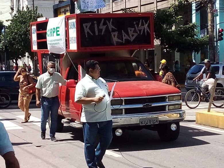 Motoristas e cobradores de ônibus protestam no Recife. Foto: Cortesia