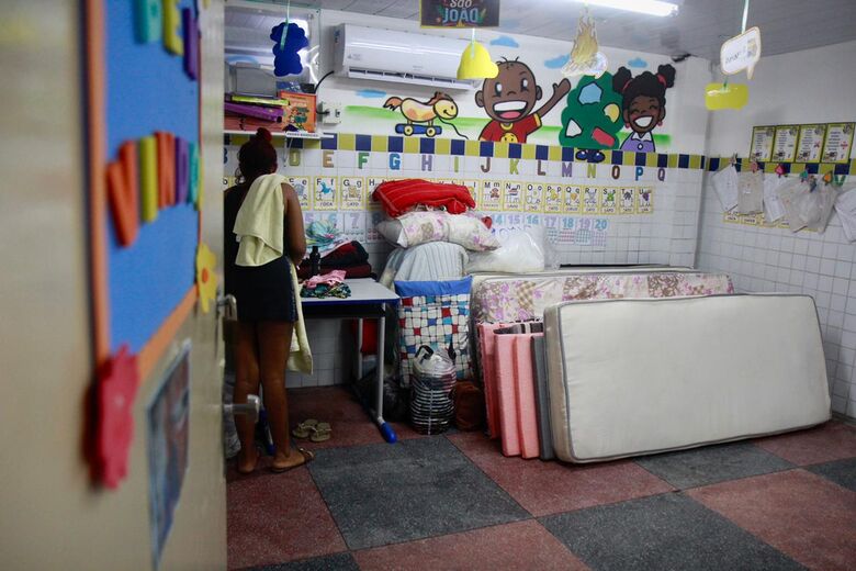 Abrigo na Escola Municipal de Água Fria. Foto: Melissa Fernandes/ Folha de Pernambuco