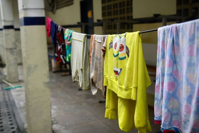 Abrigo na Escola de Referencia em Ensino Médio Saturnino de Brito. Foto: Melissa Fernandes/ Folha de Pernambuco