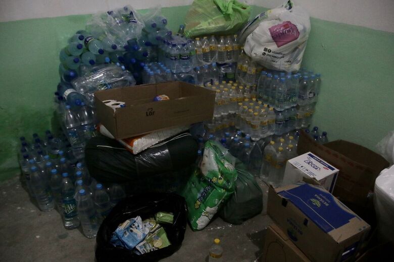 Ponto de arrecadação para vítimas das chuvas na Associação Asa Branca, no Ibura. Foto: Marconi Meireles/Folha de Pernambuco