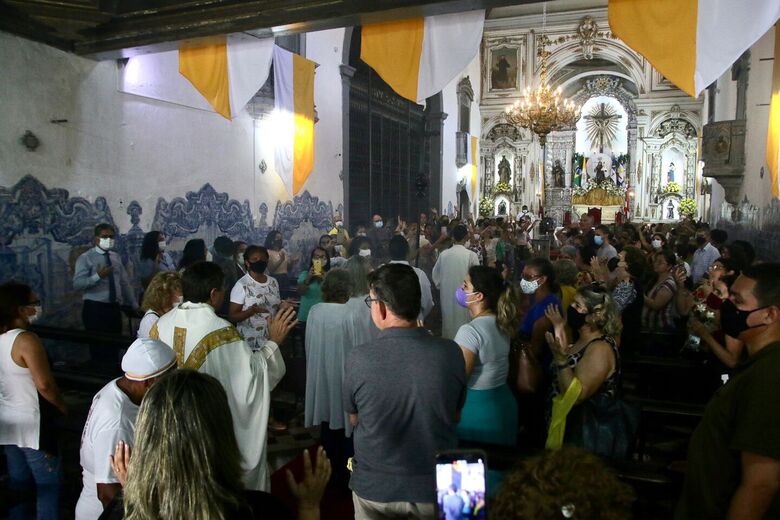Missa em celebração ao dia de Santo Antônio - Foto: Marconi Meireles/Folha de Pernambuco