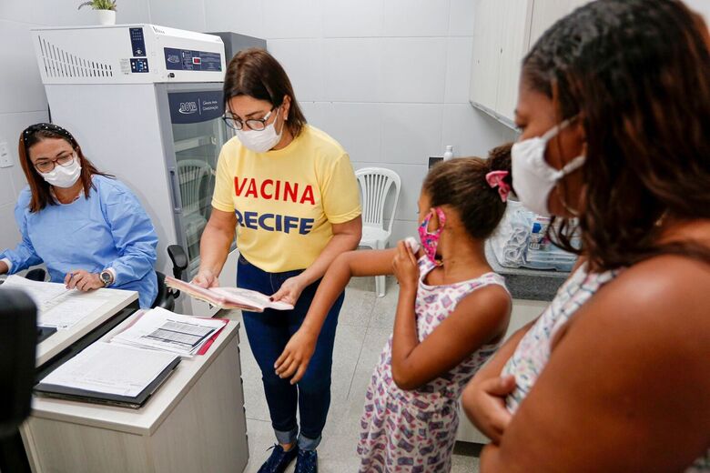 Recife inicia Campanha Nacional de Multivacinação em 150 unidades de saúde da cidade. Foto: Alexandre Aroeira/Folha de Pernambuco