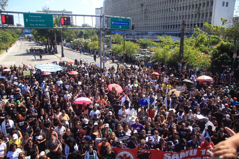 Profissionais são contra a suspensão da lei que estabelece o piso da enfermagem. Foto: Melissa Fernandes/ Folha de Pernambuco