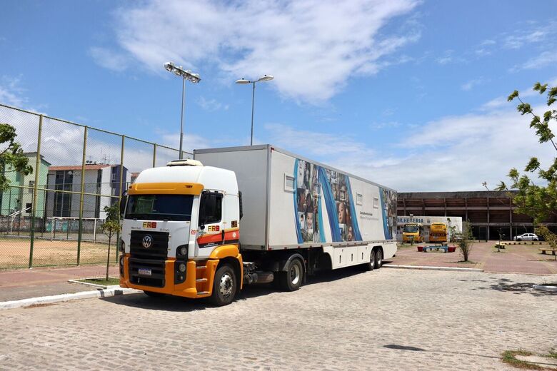 Carreta disponibiliza exame gratuito de hanseníase. Foto: Júnior Soares / Folha de Pernambuco