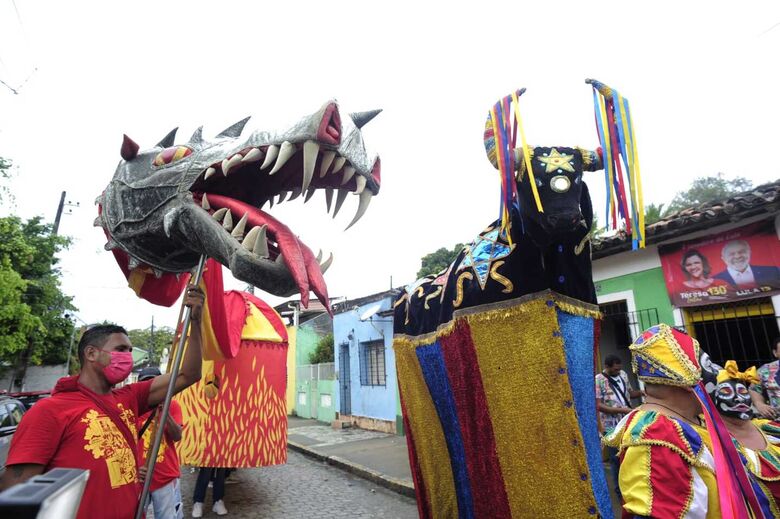 Homem da Meia Noite apresenta os homenageados e tema do bloco no Carnaval 2023 - Foto: Ricardo Fernandes/ Folha de Pernambuco