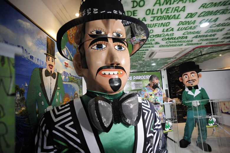 Homem da Meia Noite apresenta os homenageados e tema do bloco no Carnaval 2023 - Foto: Ricardo Fernandes/ Folha de Pernambuco