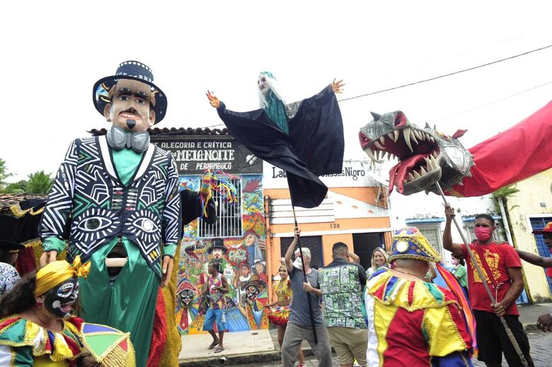 Homem da Meia Noite apresenta os homenageados e tema do bloco no Carnaval 2023 - Foto: Ricardo Fernandes/ Folha de Pernambuco