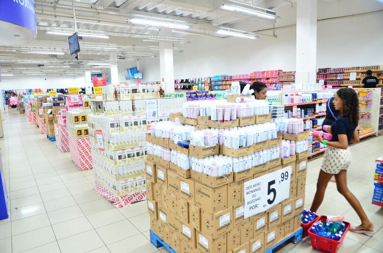 Black Friday no Shopping Tacaruna (Foto: Arthur Mota/Folha de Pernambuco)