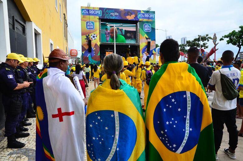 Recifenses assistem à partida entre Brasil e Coreia do Sul pelas oitavas de final da Copa do Mundo 2022 | Foto: Paullo Allmeida/Folha de Pernambuco