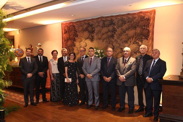 Nova diretoria é composta por auditores fiscais e julgadores tributários da
Secretaria da Fazenda de Pernambuco. Crédito: Henrique Santos/Divulgação. 