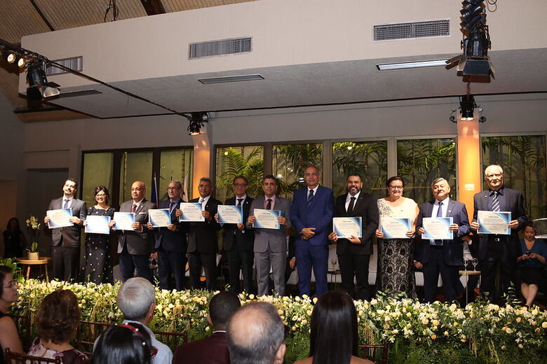 Nova diretoria é composta por auditores fiscais e julgadores tributários da
Secretaria da Fazenda de Pernambuco. Crédito: Henrique Santos/Divulgação. 