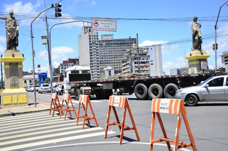 Bloqueio no Cais da Alfândega. Foto: Arthur Mota/Folha de Pernambuco