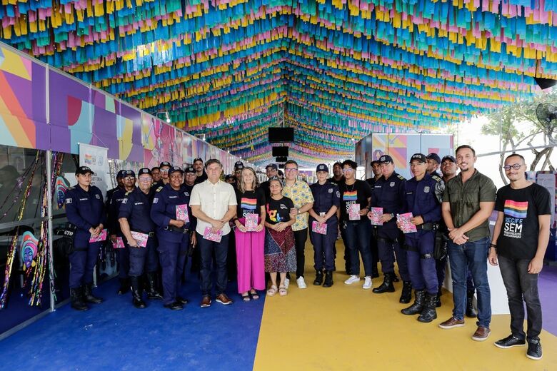 Prefeitura do Recife lança cartilha de atendimento e abordagem à população LGBTI+ no Carnaval. Foto: Edson Holanda/PCR