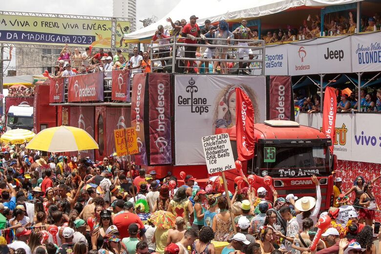 Galo da madrugada 2023 (Foto: Alexandre Aroeira / Folha de Pernambuco)