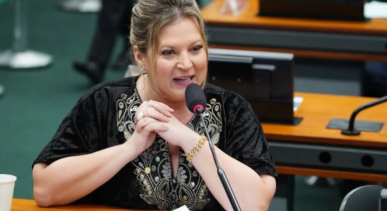 Joice Hasselmann em sessão na Câmara do Deputados (Foto: Pablo Valadares/ Câmara dos Deputados)