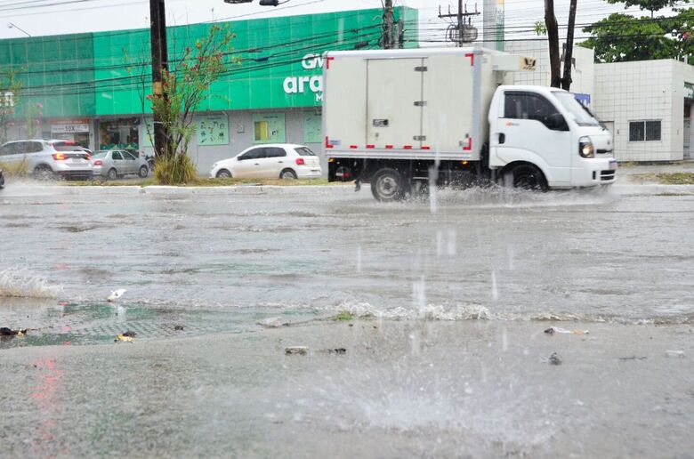 Alagamento em bairros do Recife e Região Metropolitana. Foto: Alagamento em bairros do Recife