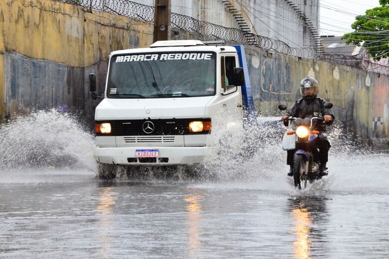 Alagamento em bairros do Recife e Região Metropolitana. Foto: Alagamento em bairros do Recife