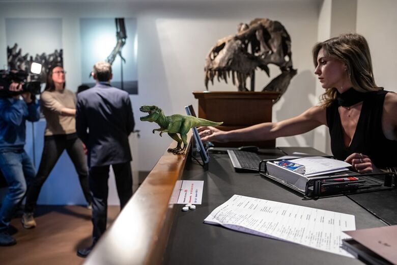 Esqueleto de Tiranossauro é leiloado por 6,1 milhões de dólares | Foto: Fabrice Coffrini/AFP