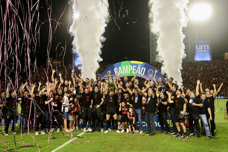 Sport celebra conquista do Campeonato Pernambucano. Foto: Alexandre Aroeira/ Folha de Pernambuco.