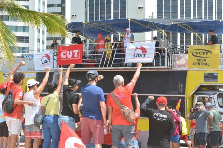 Ato do Dia do Trabalhador de 2023, no Pina - Foto: Paullo Allmeida/Folha de Pernambuco