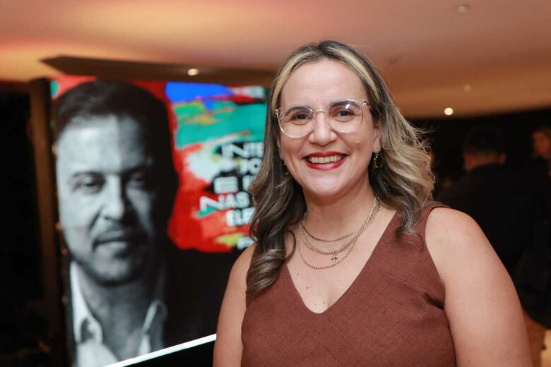 Priscila Lapa, cientista política, no lançamento do livro 