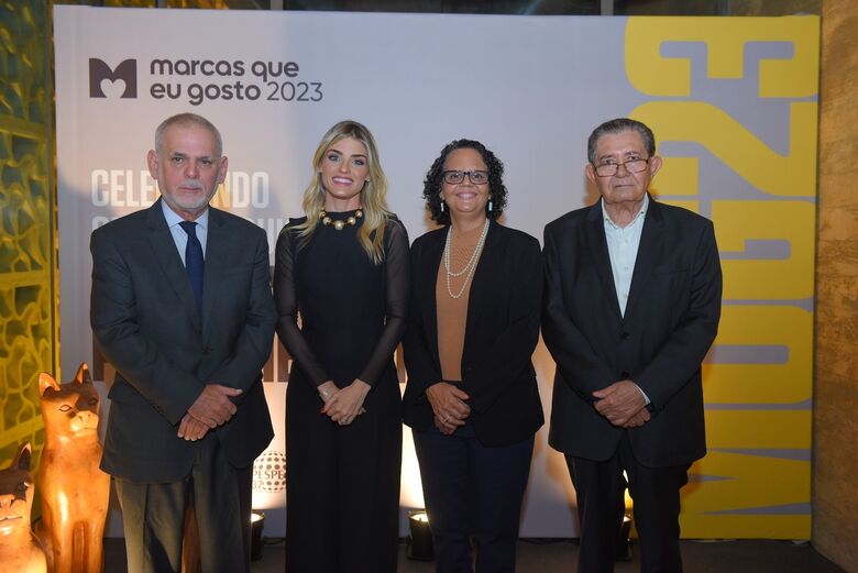 Na foto, Paulo Pugliesi; Mariana Costa; Leusa Santos; e José Américo. Foto: Paullo Allmeida/ Folha de Pernambuco