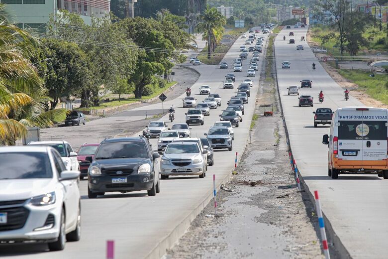 Movimentação na BR-232 na volta do feriado do São João. Foto: Alexandre Aroeira / Folha de Pernambuco