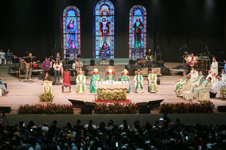 Comunidade Obra de Maria comemora, neste final de semana, 33 anos de atuação e homenageia o arcebispo de Olinda e Recife, Dom Fernando Saburido. Foto: Alexandre Aroeira / Folha de Pernambuco