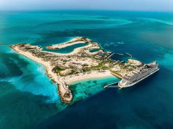 Cruzeiro de Wesley Safadão tem cabine com spa e atraca em ilha privativa no Caribe // Foto: Divulgação