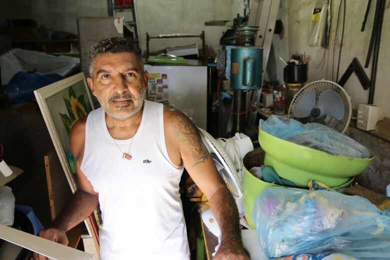 Alexandre Ferreira do Nascimento, sobrinho de moradores - Foto: Arthur Mota/Folha de Pernambuco