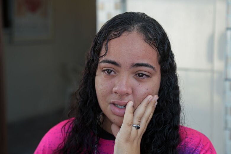 Dayana Lacerda, estudante - Foto: Alexandre Aroeira / Folha de Pernambuco