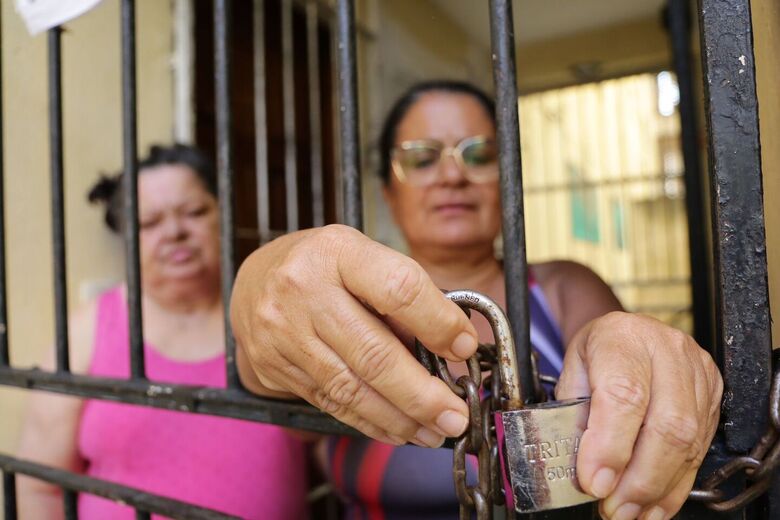 Moradores denunciam furtos e insegurança em prédios interditados no Janga // Fotos: Arthur Mota/Folha de Pernambuco