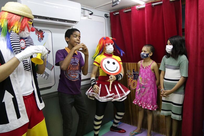 Ação educativa do Detran-PE. - Foto: Arthur Mota/Folha de Pernambuco