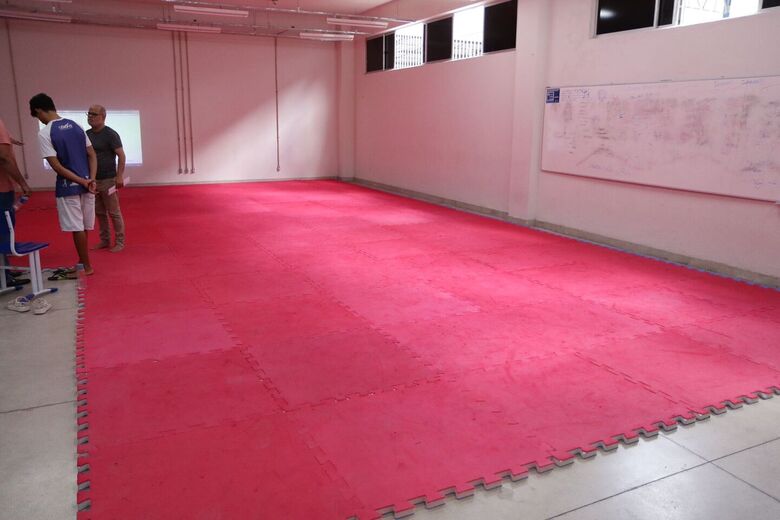 Sala que será disponibilizada para prática de esportes pelos estudantes - Foto: Arthur Mota/Folha de Pernambuco
