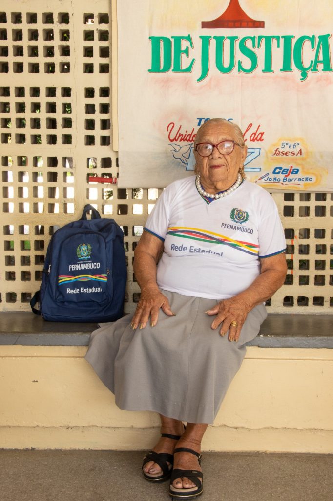 Dona Edelzuita realizou sonho que lhe foi negado na infância (Foto: Josimar Oliveira)
