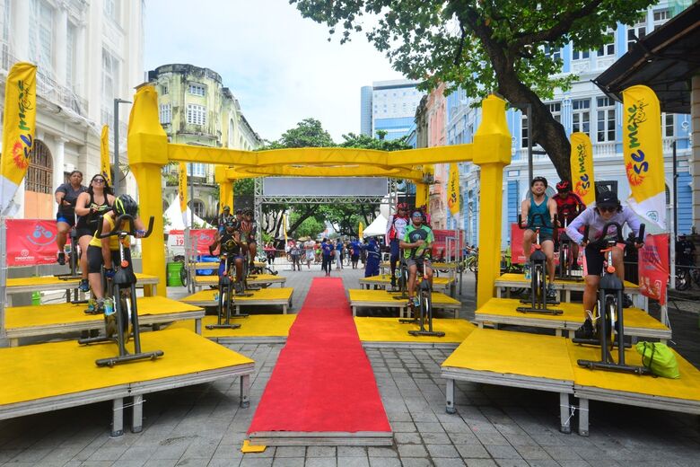População aproveita atividades do Dia Nacional do Ciclista no Bairro do Recife - Foto: Paullo Allmeida/Folha de Pernambuco